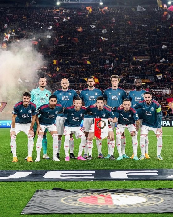 El equipo se toma la foto previa a iniciar el partido