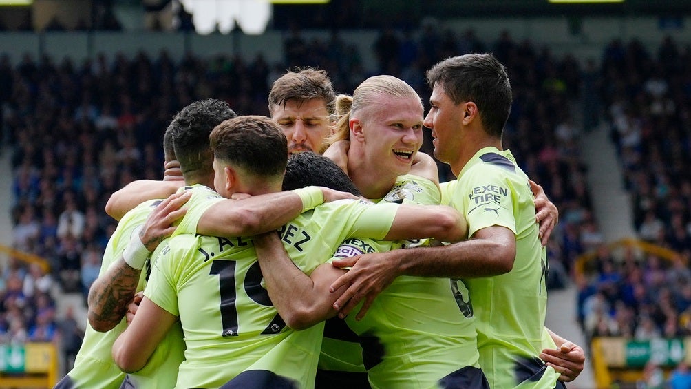 Los jugadores del City festejan uno de los tres goles en Goodison Park