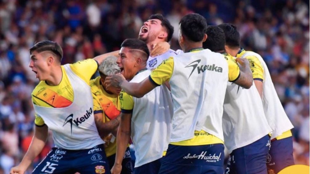 El arquero michoacano celebra el gol ante Celaya