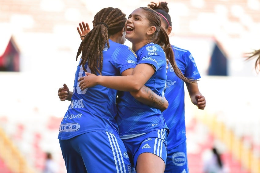 Tigres Femenil en celebración de gol