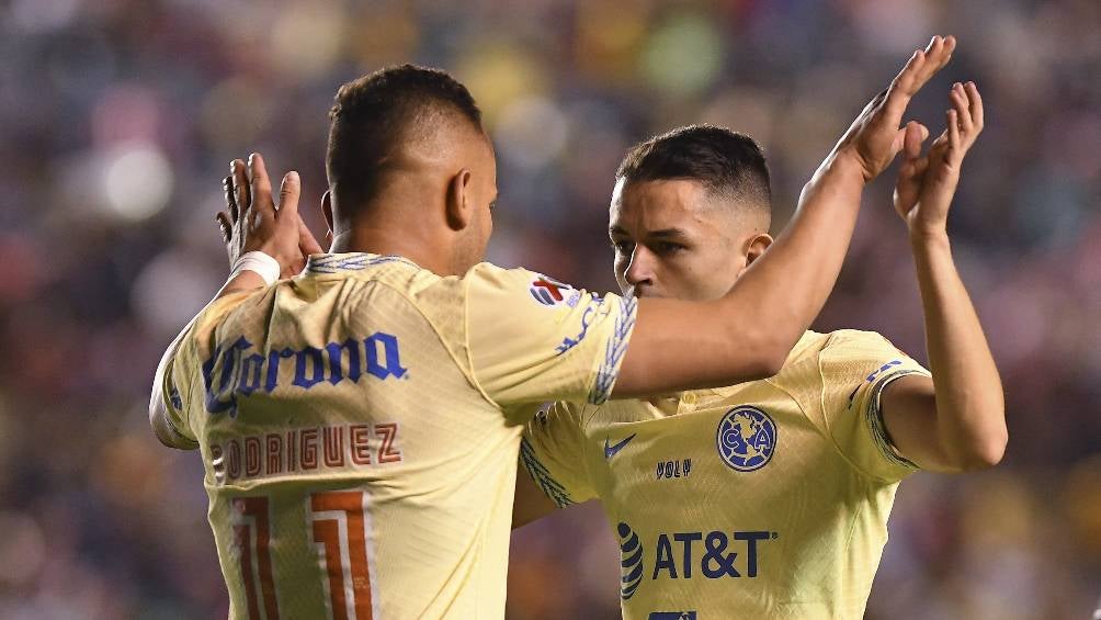 América festeja el triunfo ante San Luis