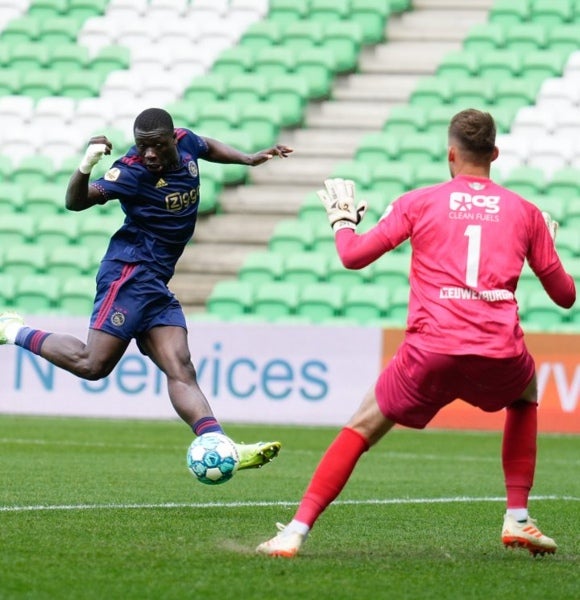 Brobbey anotó el segundo gol del Ajax