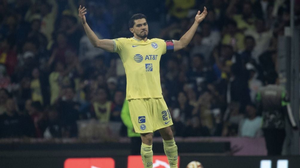 Martín durante un partido con América