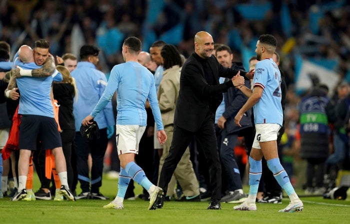 Guardiola felicita a sus jugadores tras la clasificación