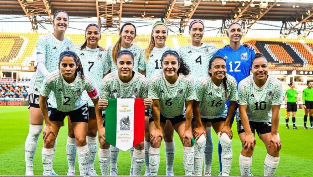 La Selección Mexicana se toma la foto previa al iniciar un partido