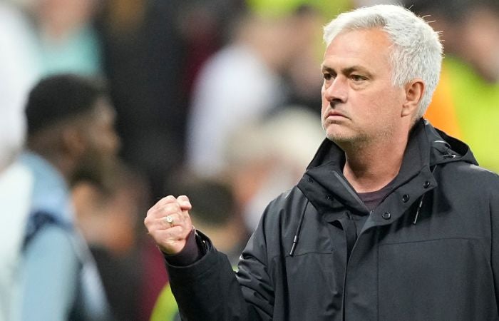 José Mourinho festejando el pase a la Final de la Europa League