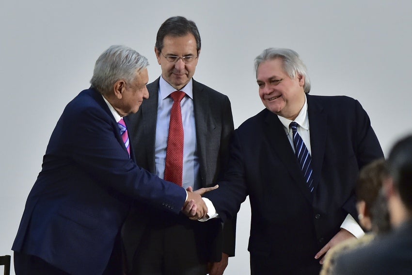 Bremer y AMLO en un evento deportivo