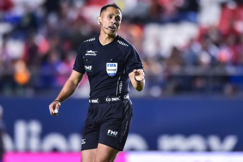 Luis Enrique Santander durante un partido de la Liga MX