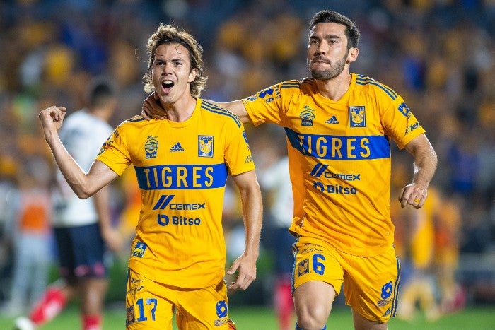 Córdova celebra su gol con el que empató el partido