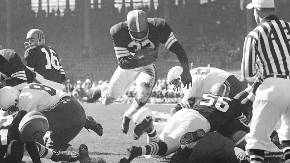 Jim Brown pasó a la historia de la NFL