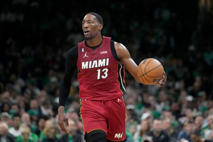 Bam Adebayo durante el segundo juego de la serie