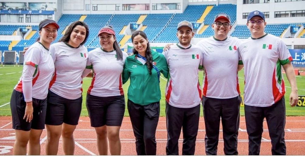 Los representantes de México posan para la foto