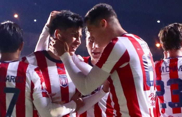 Jugadores del Tapatío celebrando un gol ante Morelia