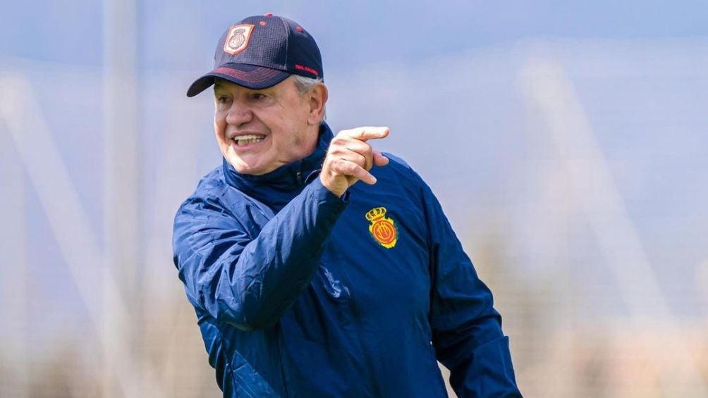 Javier Aguirre en un entrenamiento con el Mallorca