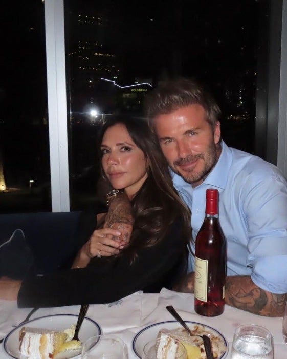 David Beckham junto a su esposa Victoria en una cena