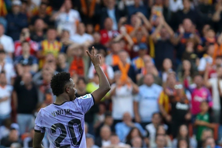 Vinicius recibió mensajes de racismo en Mestalla