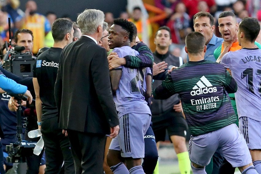 Vinicius recibió mensajes de racismo en Mestalla