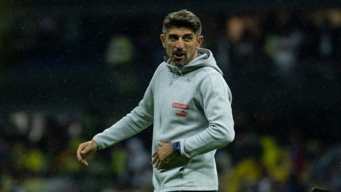 Veljko Paunovic durante el partido ante América