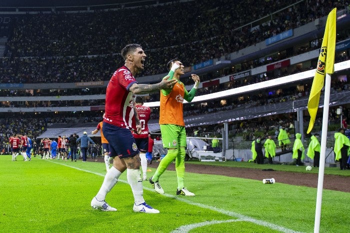 El 'Pocho' celebra con la afición