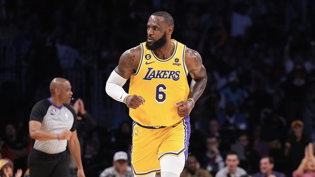 James no pudo evitar la caída de los Lakers