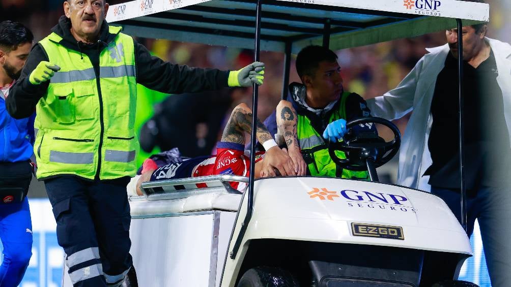 Carlos Cisneros salió entre lágrimas del Clásico Nacional