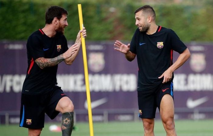 Leo Messi y Jordi Alba en un entrenamiento con Barcelona