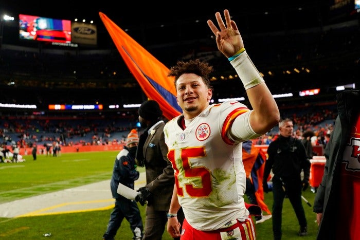 Patrick Mahomes al finalizar un partido de la NFL