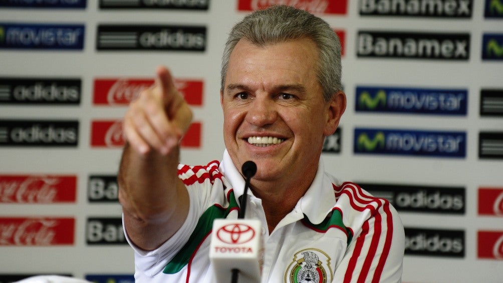 Aguirre en conferencia de prensa con la Selección Mexicana