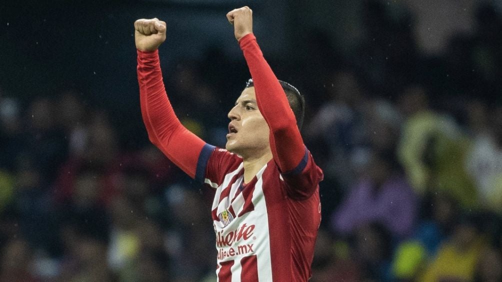 Ronaldo Cisneros celebra su gol ante América