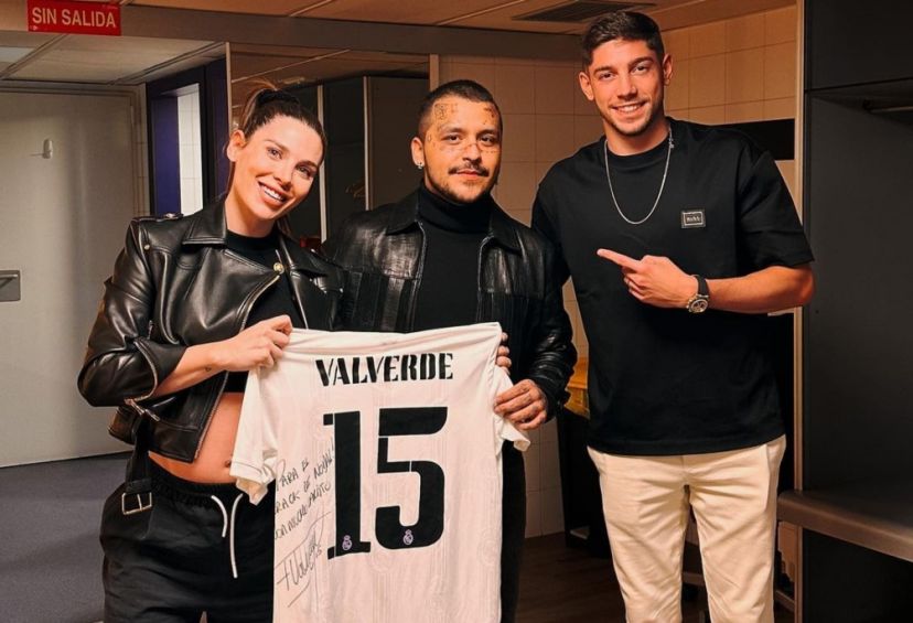 Federico Valverde, Mina Bonino y Nodal después del concierto