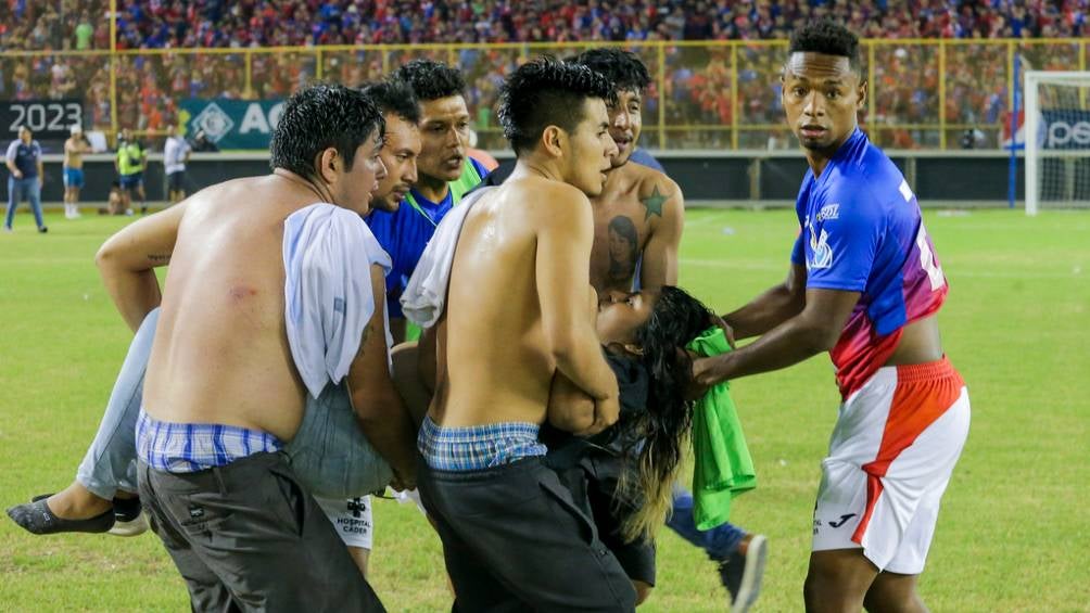 Alianza vs FAS dejó muertos por estampida en el estadio