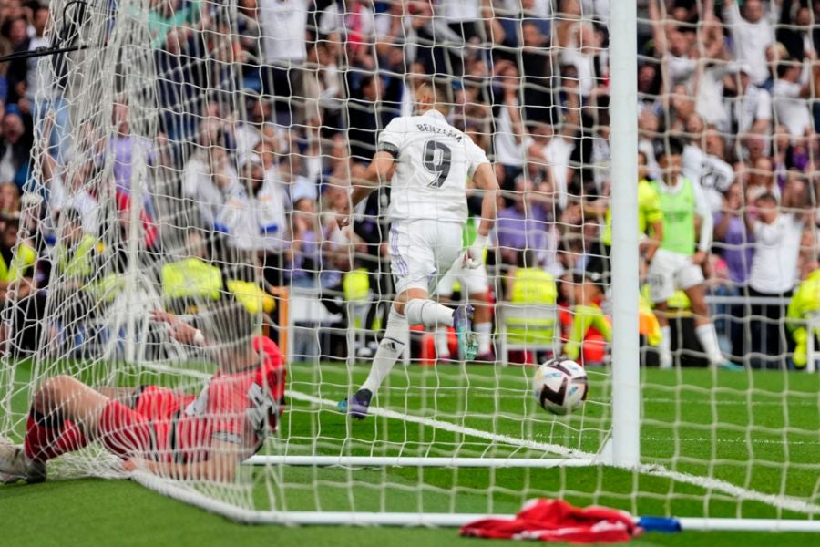 Benzema festejando su gol ante el Rayo Vallecano