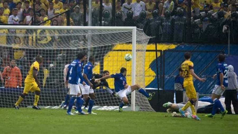 Momento del autogol de Alejandro Castro