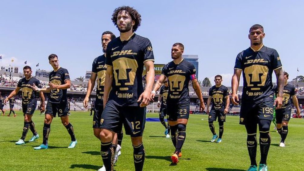 Jugadores de Pumas en el Estadio de CU