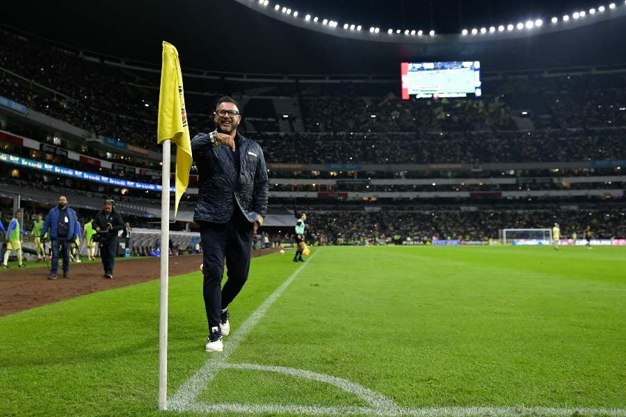 Antonio Mohamed durante un partido con Pumas