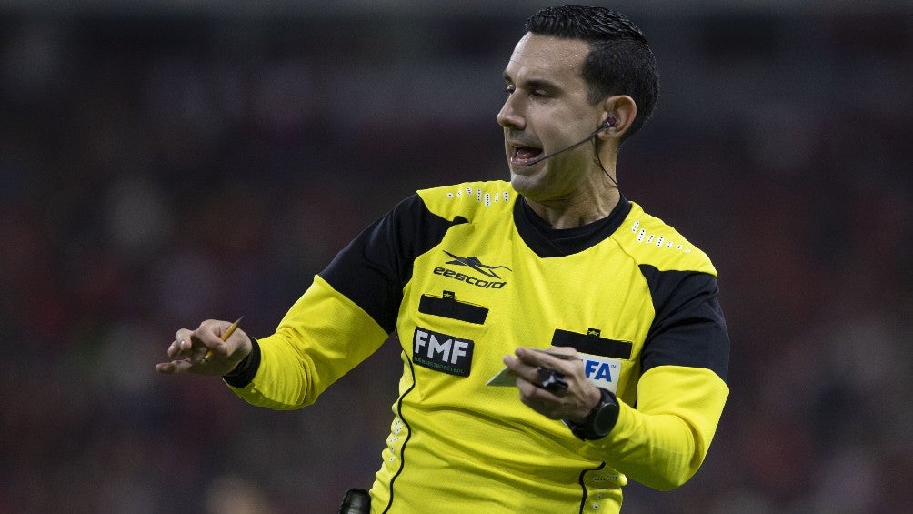 César Ramos durante un partido