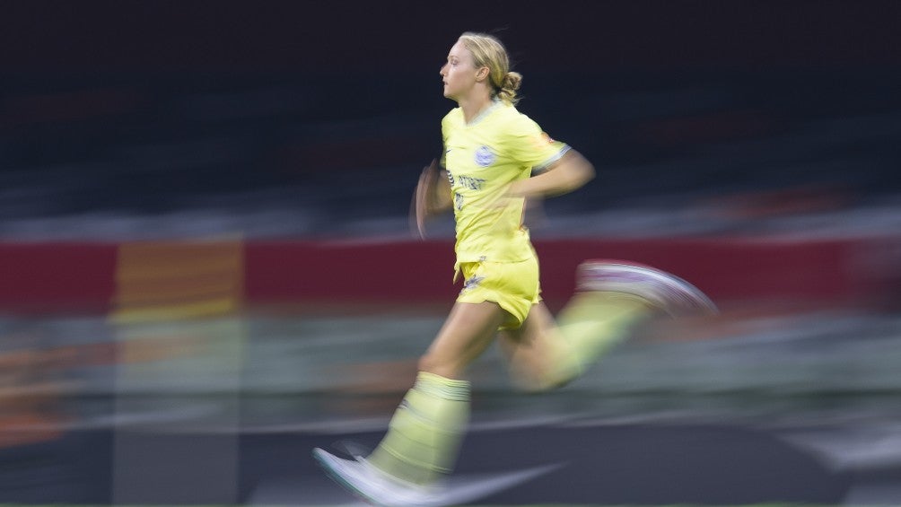 Sarah Luebbert en partido con América Femenil