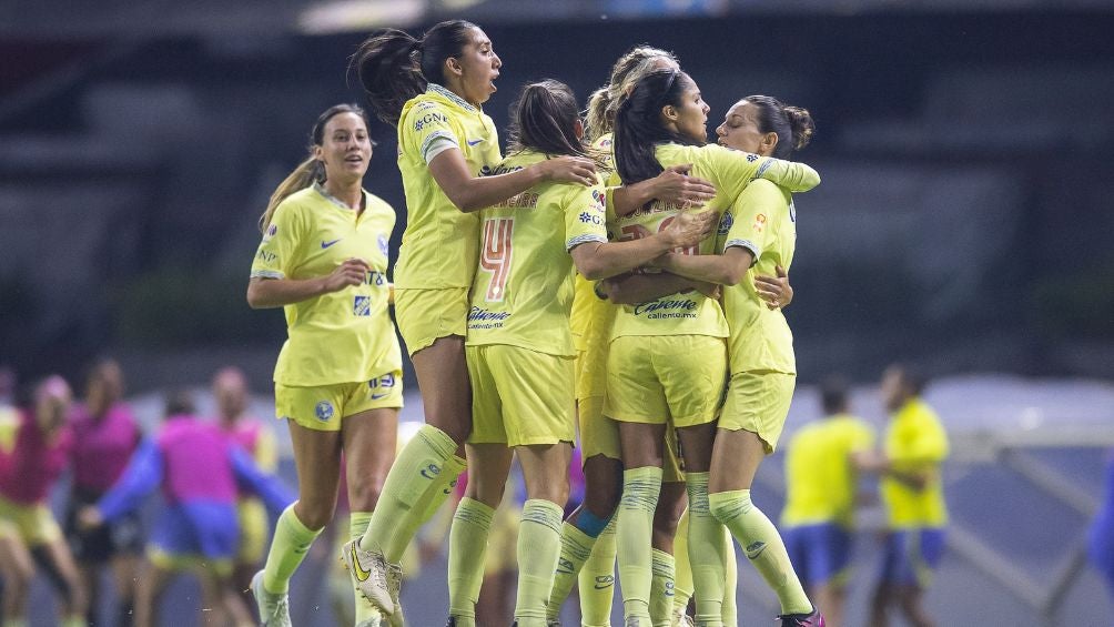 Jugadoras del América Femenil celebrando el gol ante Tigres