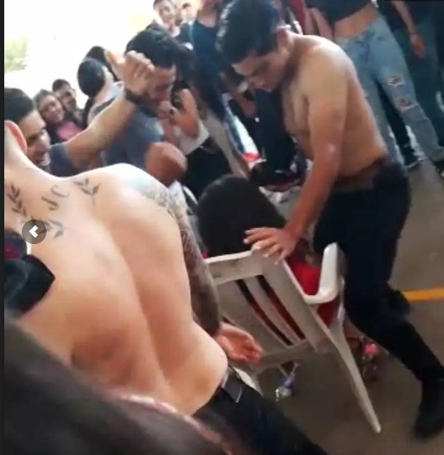 Strippers en festejo del Día del Estudiante en Secundaria