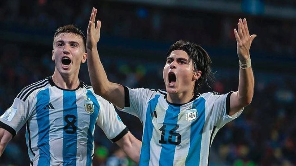 Luka Romero celebrando su gol con Argentina Sub-20