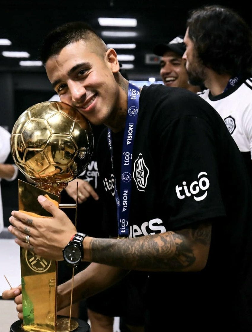 Ergas como jugador de Olimpia