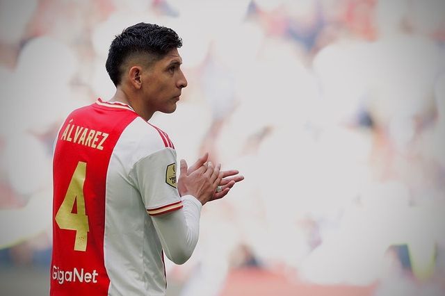 Edson Álvarez con el Ajax 