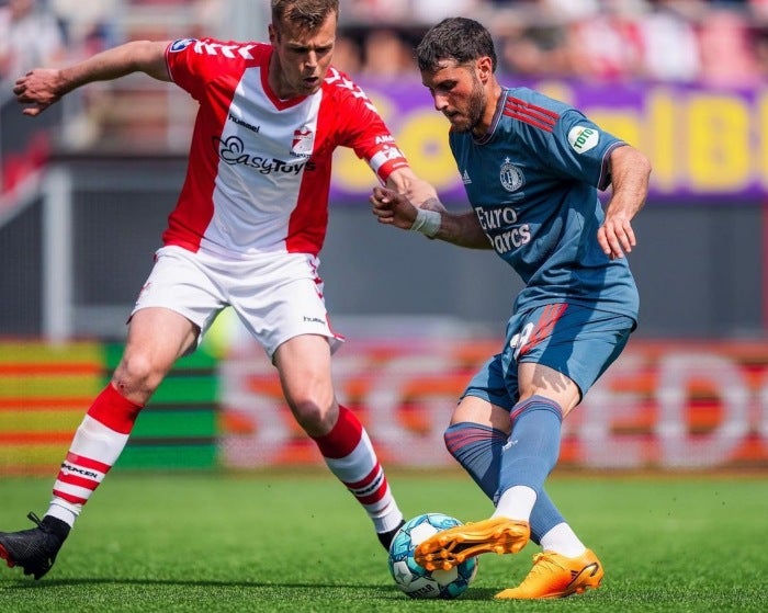 Santiago Giménez durante un partido del Feyenoord