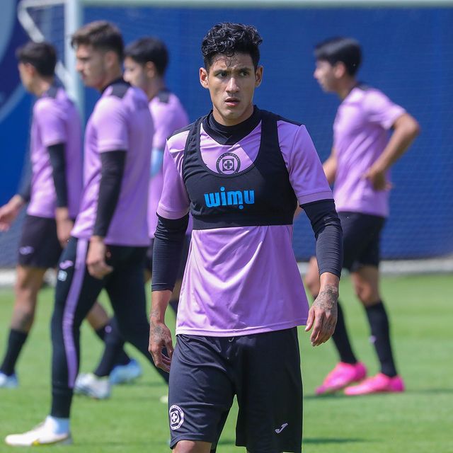 Uriel Antuna en la pretemporada de Cruz Azul