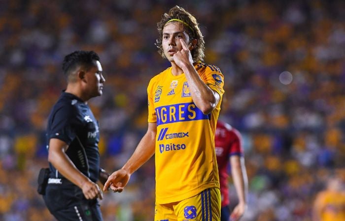 Sebatián Córdova reclamando al árbitro en la Final ante Chivas