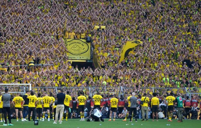 Jugadores del Dortmund agradecen a sus fans por el apoyo