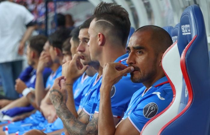 Rafael Baca en la banca con Cruz Azul