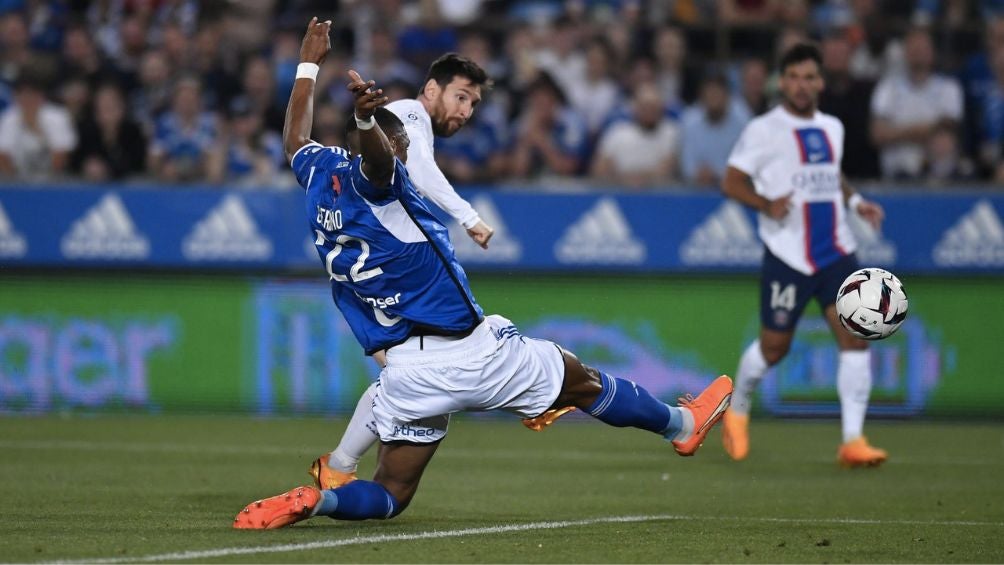 Messi en la jugada del gol ante el Strasbourgo