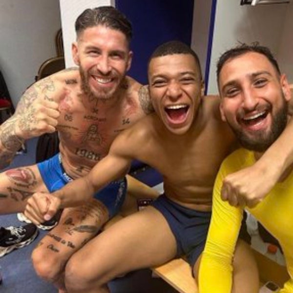 Sergio Ramos, Kylian Mbappé y Gigi Donarumma festejando