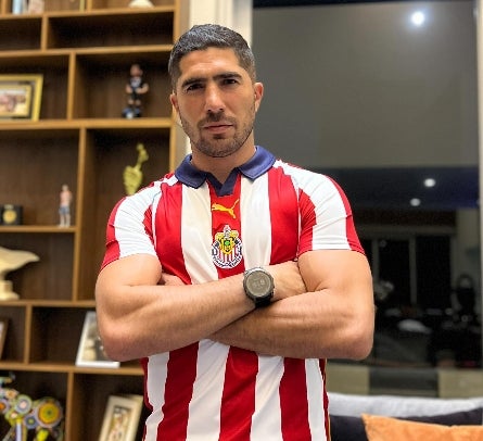 Pereira con la playera de Chivas